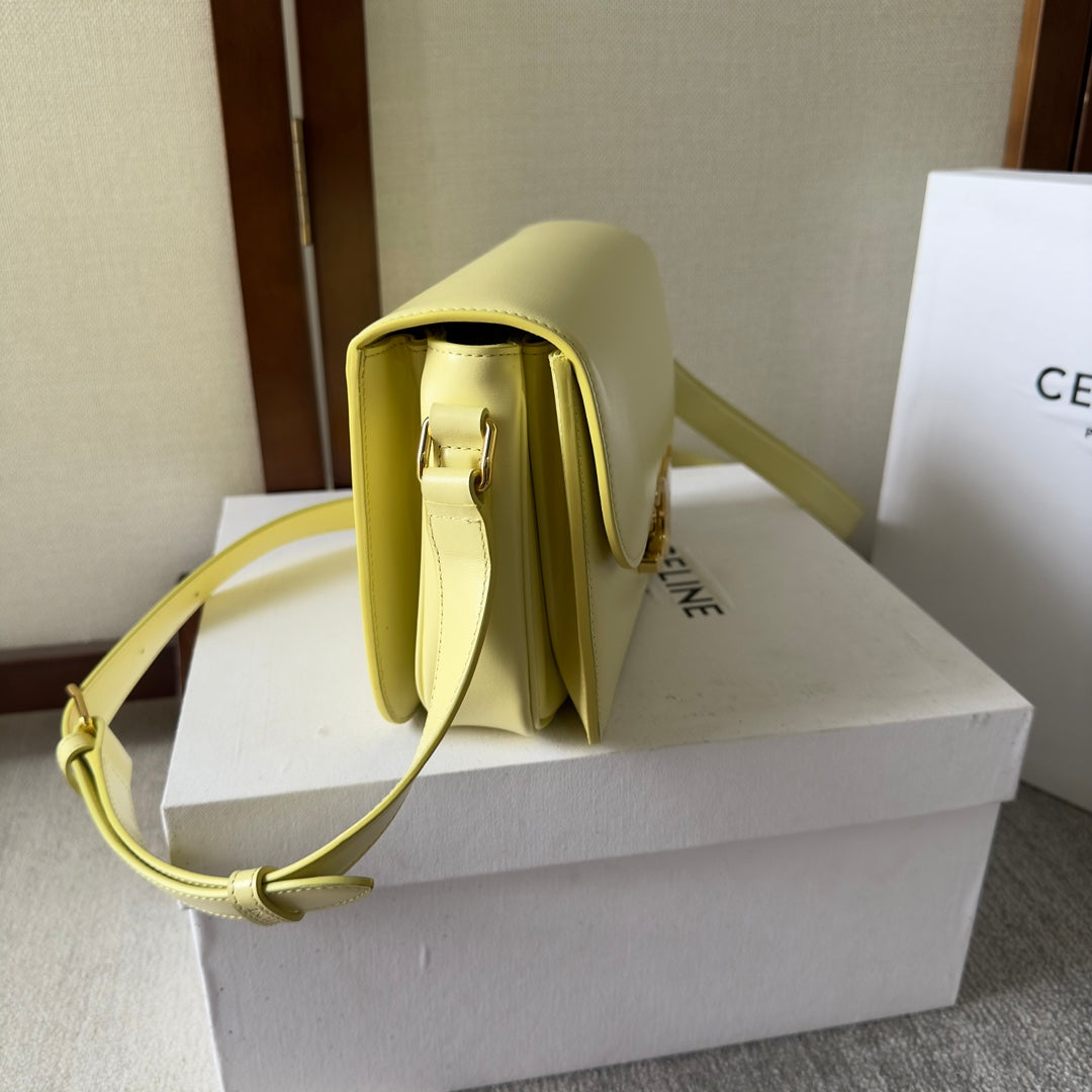 CLASSIQUE TRIOMPHE BAG 22 IN YELLOW CALFSKIN - Image 5