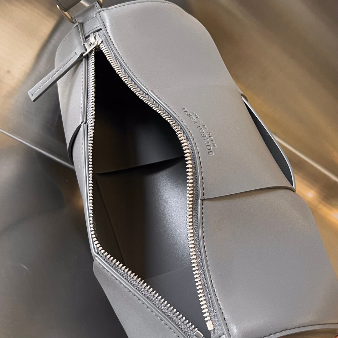 CYLINDER CASSETTE 30 IN LAVA GRAY CALFSKIN - Image 6