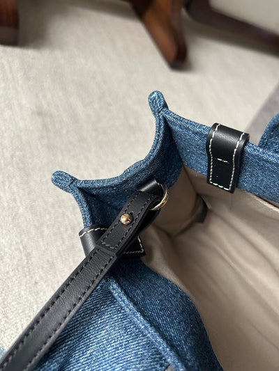 SMALL WOODY TOTE BAG 26.5 IN BLUE DENIM BLACK CALFSKIN - Image 9