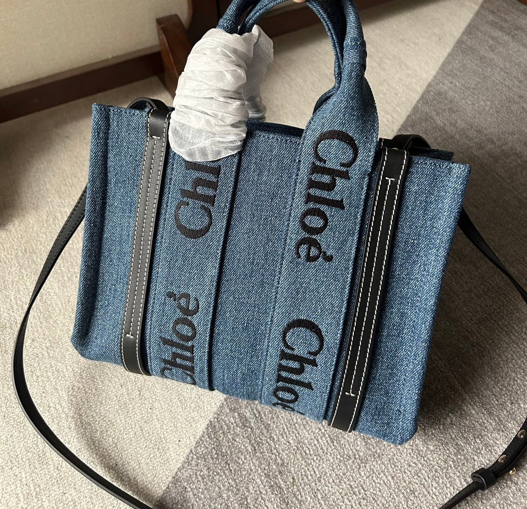 SMALL WOODY TOTE BAG 26.5 IN BLUE DENIM BLACK CALFSKIN - Image 2