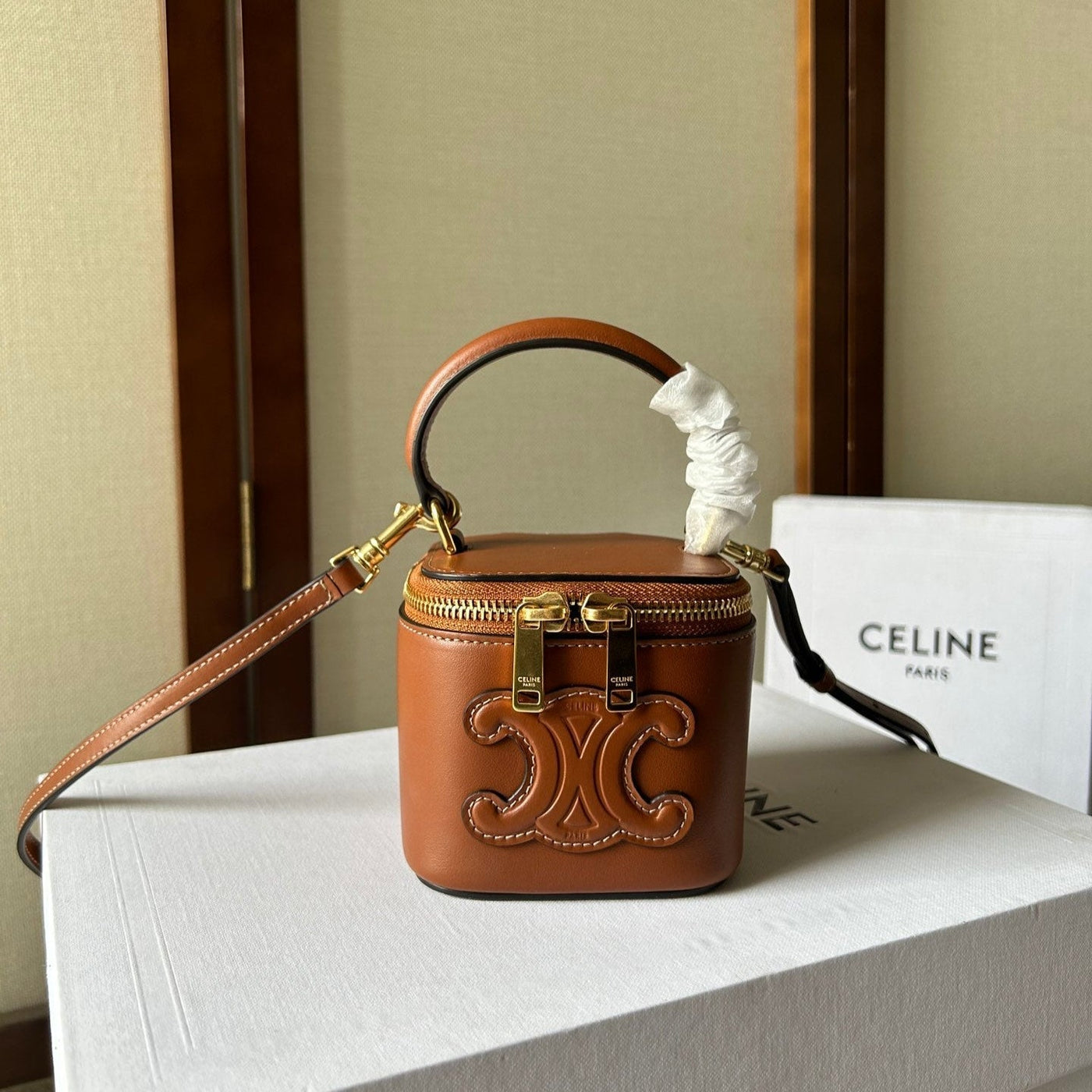 MINI VANITY CASE CUIR TRIOMPHE 9 IN BRONZE BROWN SMOOTH CALFSKIN - Image 3