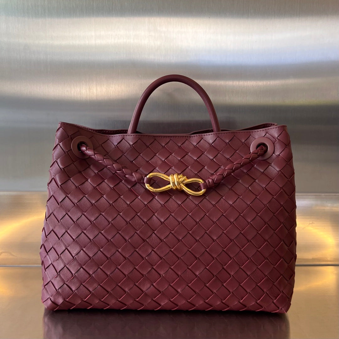 MEDIUM ANDIAMO 32 IN BURGUNDY LAMBSKIN - Main Image