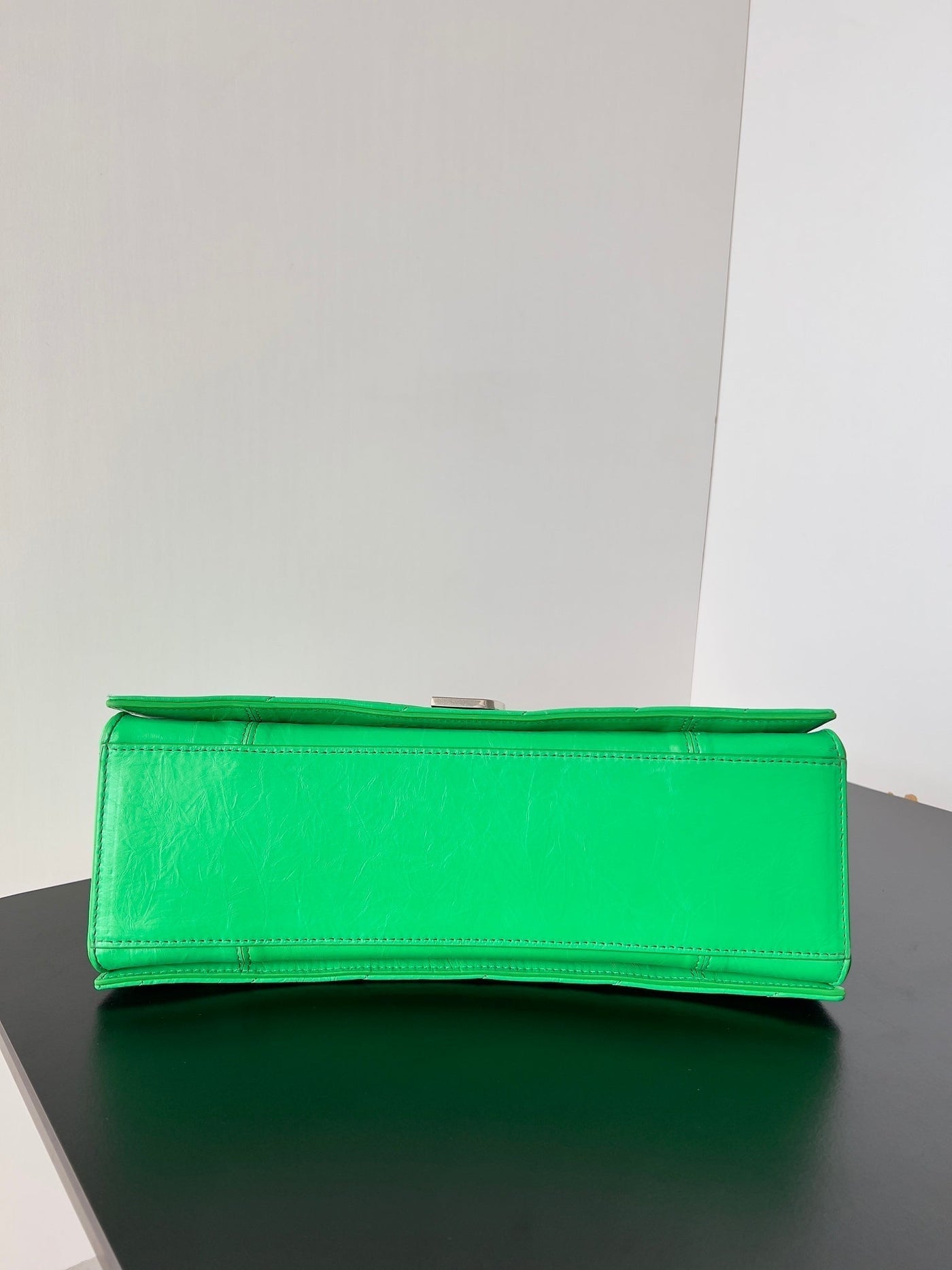CRUSH CHAINED BAG 32 IN GREEN QUILTED CRUSHED CALFSKIN SILVER HARDWARE