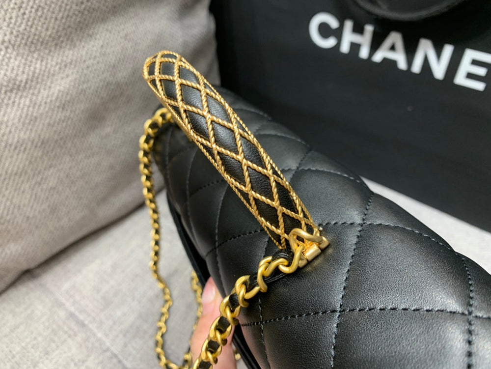 SMALL FLAP BAG 24CM TOP HANDLE BLACK LAMBSKIN GOLD HARDWARE - Image 2