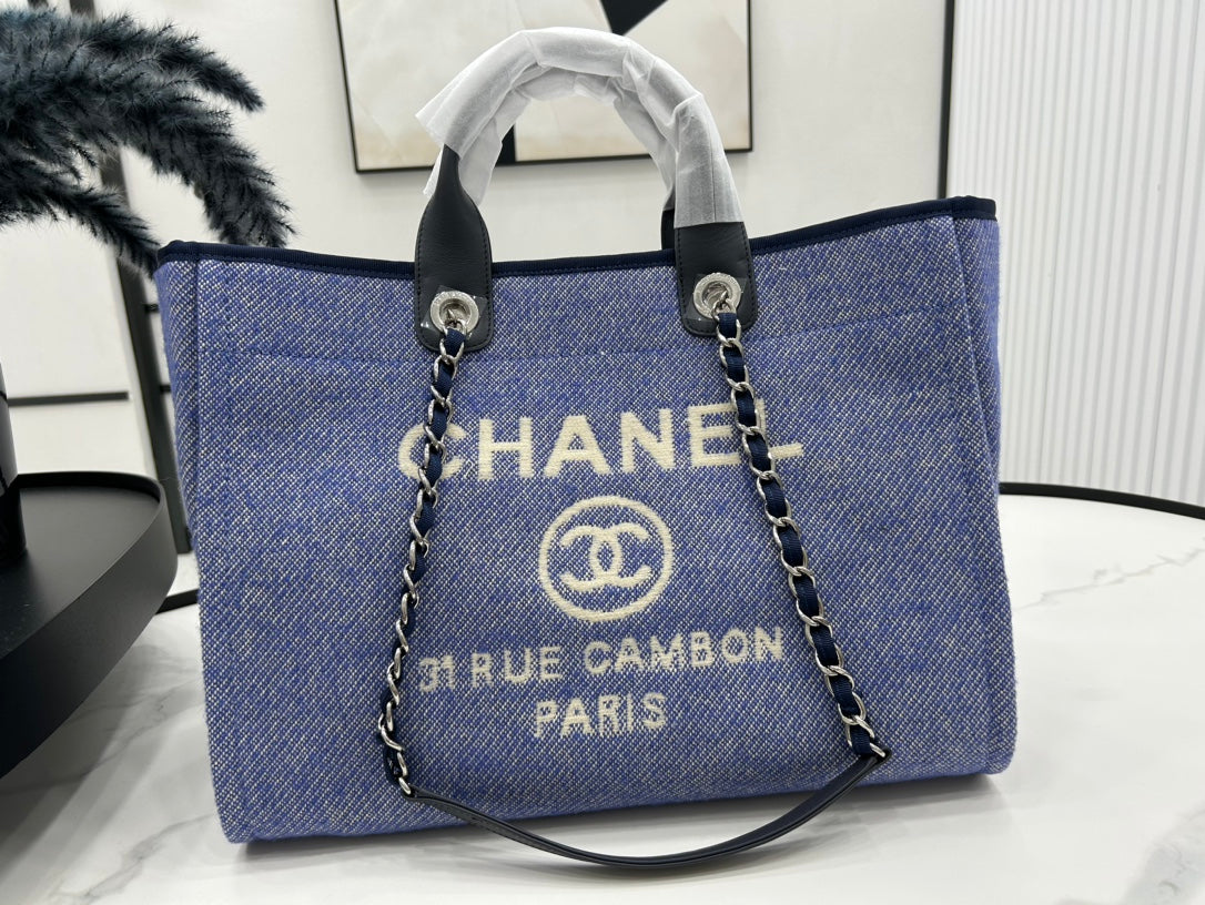CC DEAUVILLE LARGE 38 TOTE BAG IN VIOLET PURPLE CANVAS WITH WHITE LOGO - Image 4