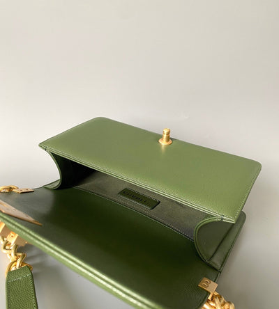 CC MEDIUM 25 BOY BAG IN OLIVE GREEN LAMBSKIN GOLD HARDWARE - Image 9