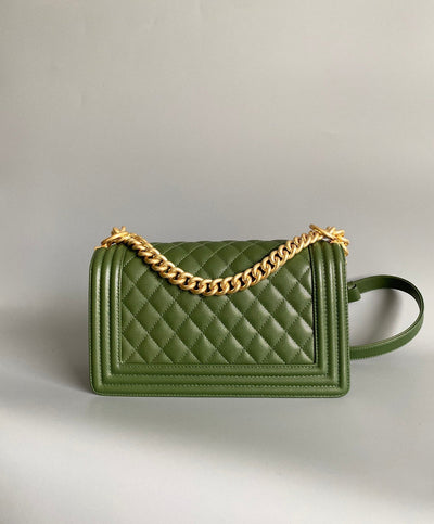 CC MEDIUM 25 BOY BAG IN OLIVE GREEN LAMBSKIN GOLD HARDWARE - Image 2
