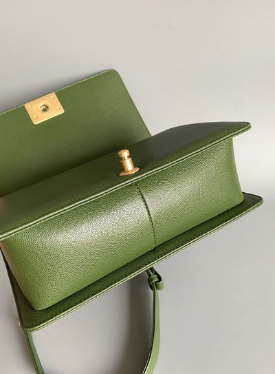 CC MEDIUM 25 BOY BAG IN OLIVE GREEN LAMBSKIN GOLD HARDWARE - Image 7