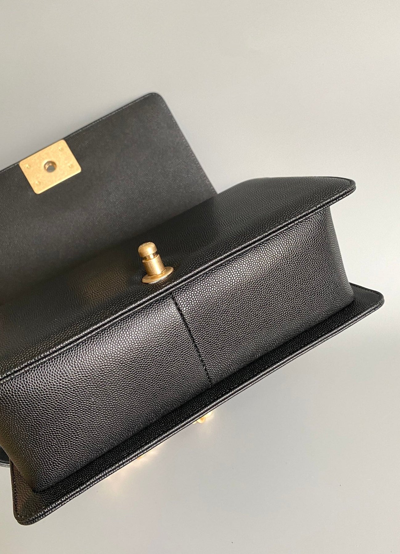 CC MEDIUM 25 BOY BAG IN BLACK LAMBSKIN GOLD HARDWARE - Image 8