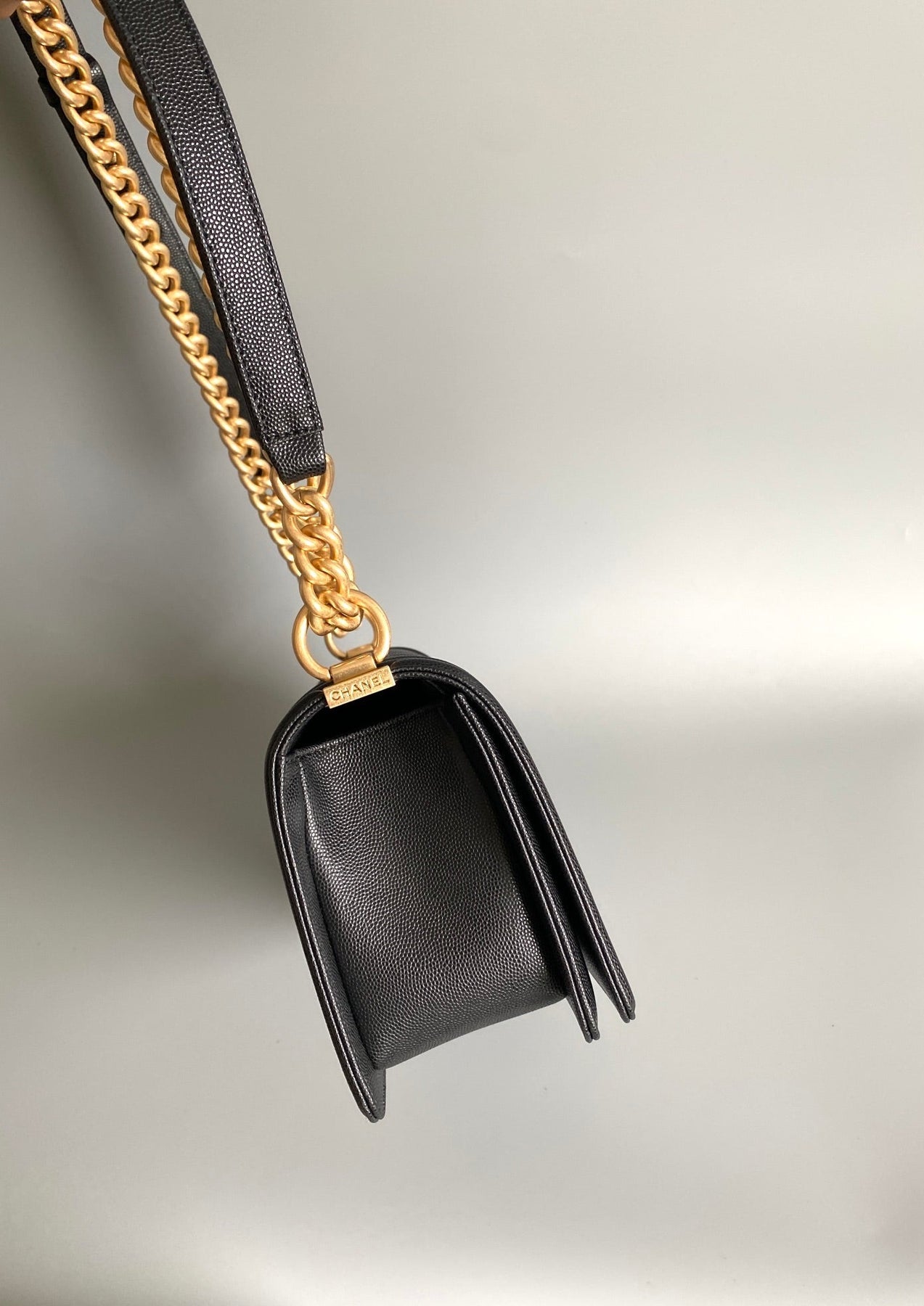 CC MEDIUM 25 BOY BAG IN BLACK LAMBSKIN GOLD HARDWARE - Image 10