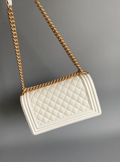 CC MEDIUM 25 BOY BAG IN WHITE LAMBSKIN GOLD HARDWARE - Image 5