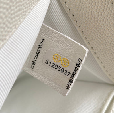 CC MEDIUM 25 BOY BAG IN WHITE LAMBSKIN GOLD HARDWARE - Image 8