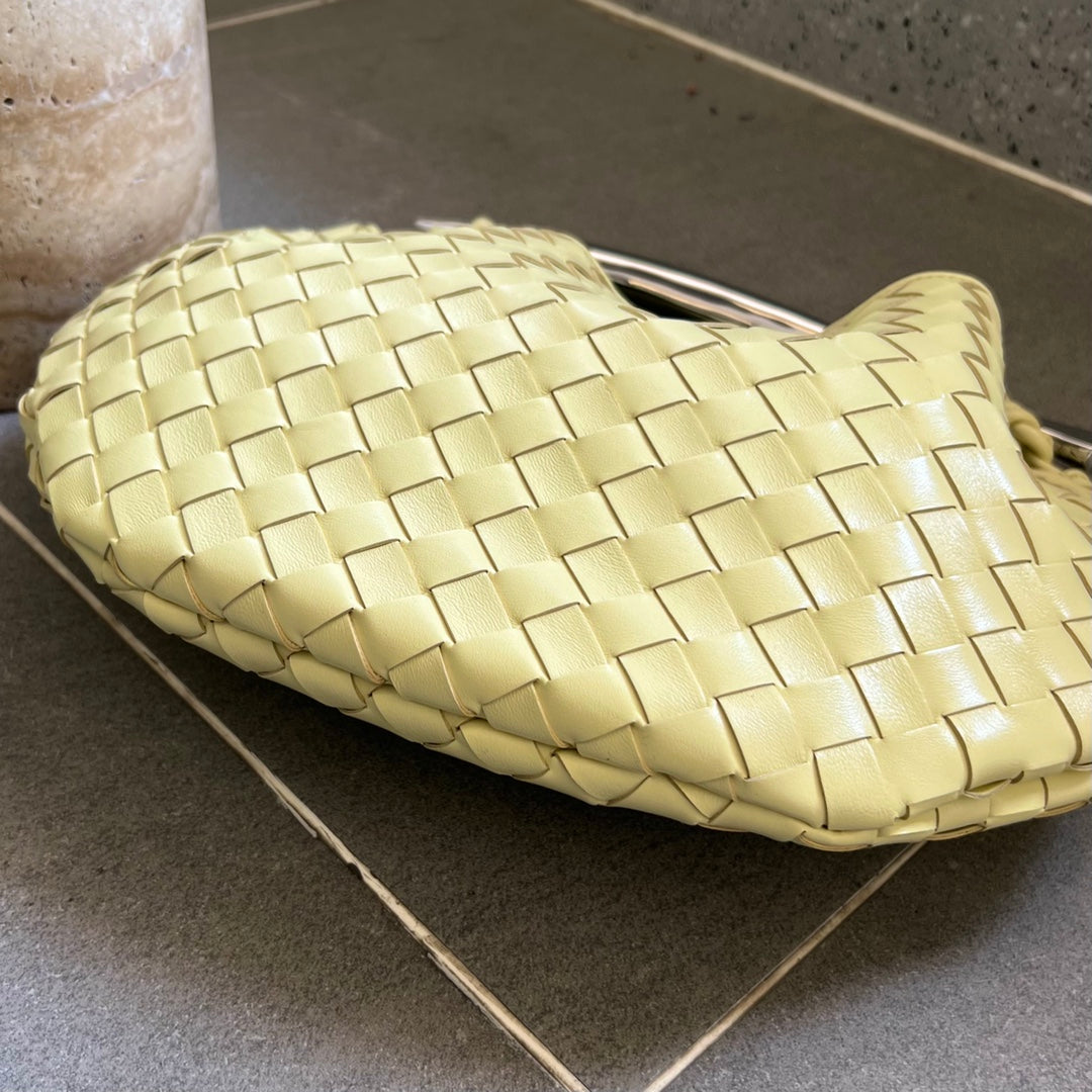 SARDINE 33 WITH CHAIN IN YELLOW CREAM LAMBSKIN - Image 5