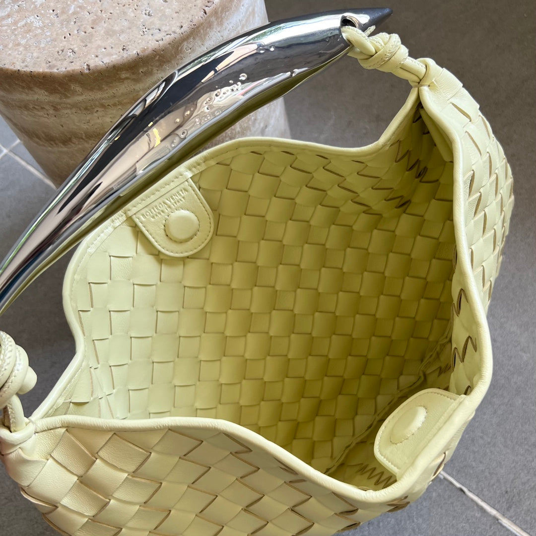 SARDINE 33 WITH CHAIN IN YELLOW CREAM LAMBSKIN - Image 7