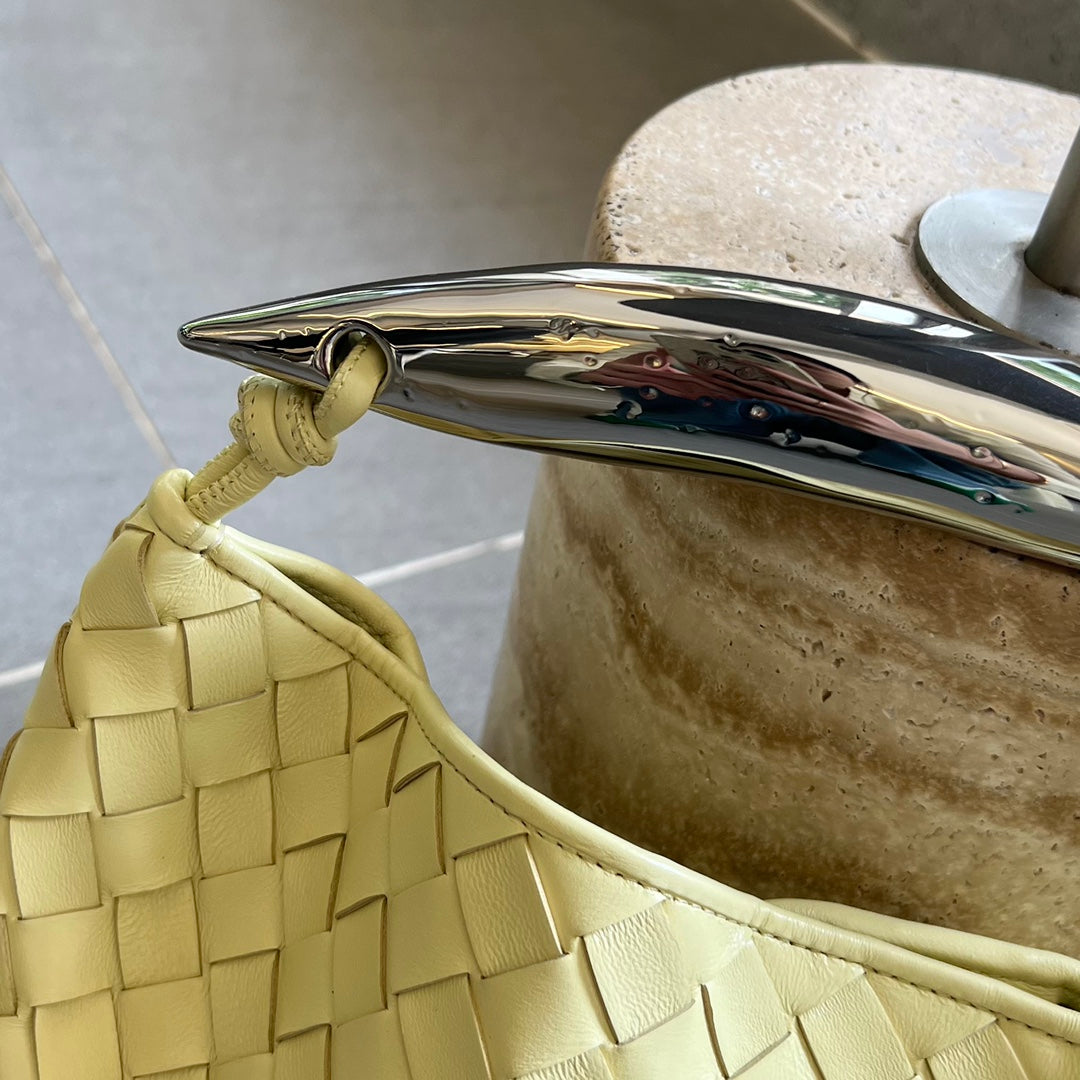 SARDINE 33 WITH CHAIN IN YELLOW CREAM LAMBSKIN - Image 11