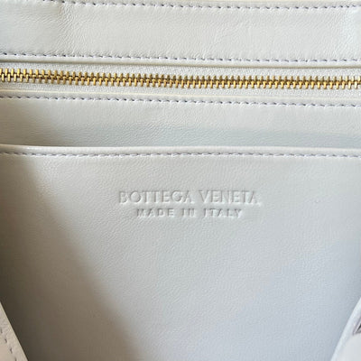 SMALL ANDIAMO 29 IN WHITE LAMBSKIN - Image 11
