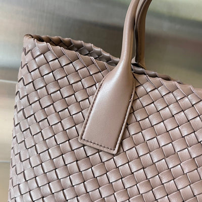 SMALL CABAT 32 IN SADDLE BROWN LAMBSKIN - Image 9