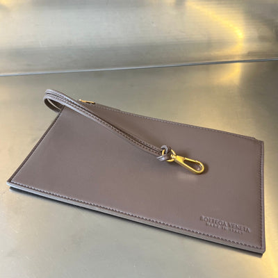 SMALL CABAT 32 IN SADDLE BROWN LAMBSKIN - Image 7