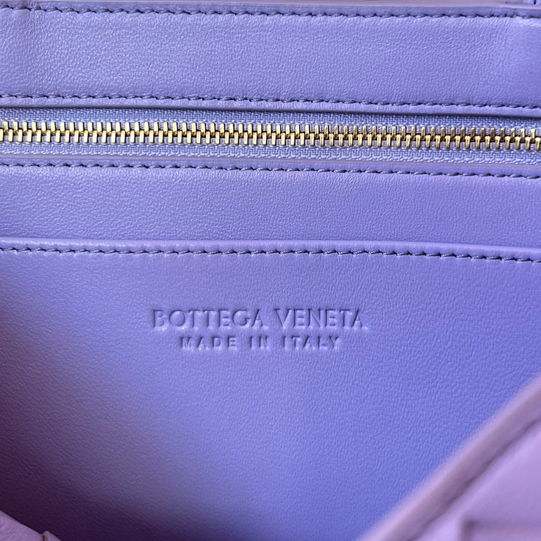 SMALL ANDIAMO 29 IN LIGHT PURPLE LAMBSKIN - Image 5