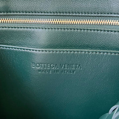 SMALL ANDIAMO 29 IN EMERALD GREEN LAMBSKIN - Image 6