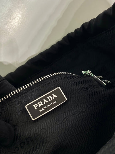 large drawstring bag 37 in black re-nylon - image 2