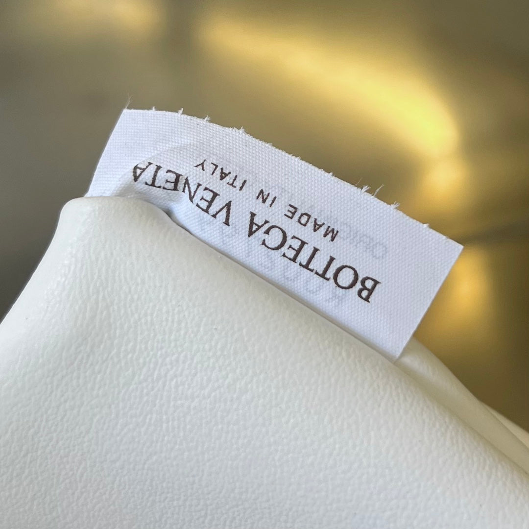 MINI HOP 25 IN WHITE CALFSKIN - Image 11