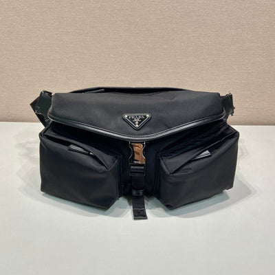 belt bag 27 in black re-nylon - main image