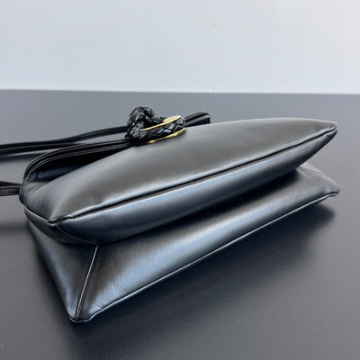 SMALL LIBERTA 27 IN BLACK SMOOTH CALFSKIN GOLD HARDWARE - Image 8