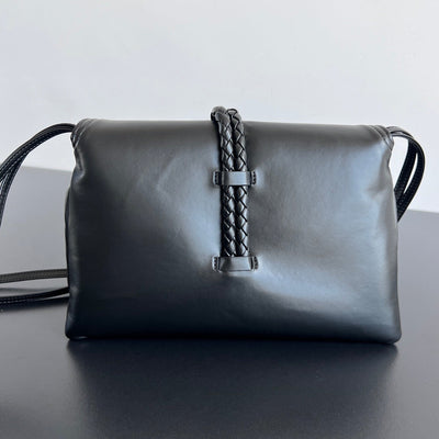 SMALL LIBERTA 27 IN BLACK SMOOTH CALFSKIN GOLD HARDWARE - Image 9