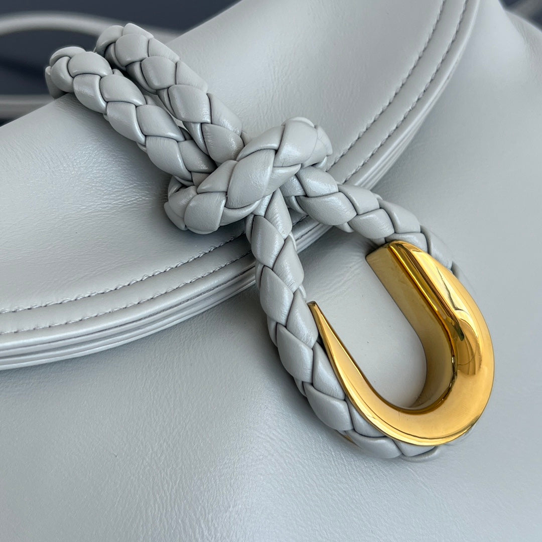 SMALL LIBERTA 27 IN SUBMARINE SMOOTH CALFSKIN GOLD HARDWARE - Image 5