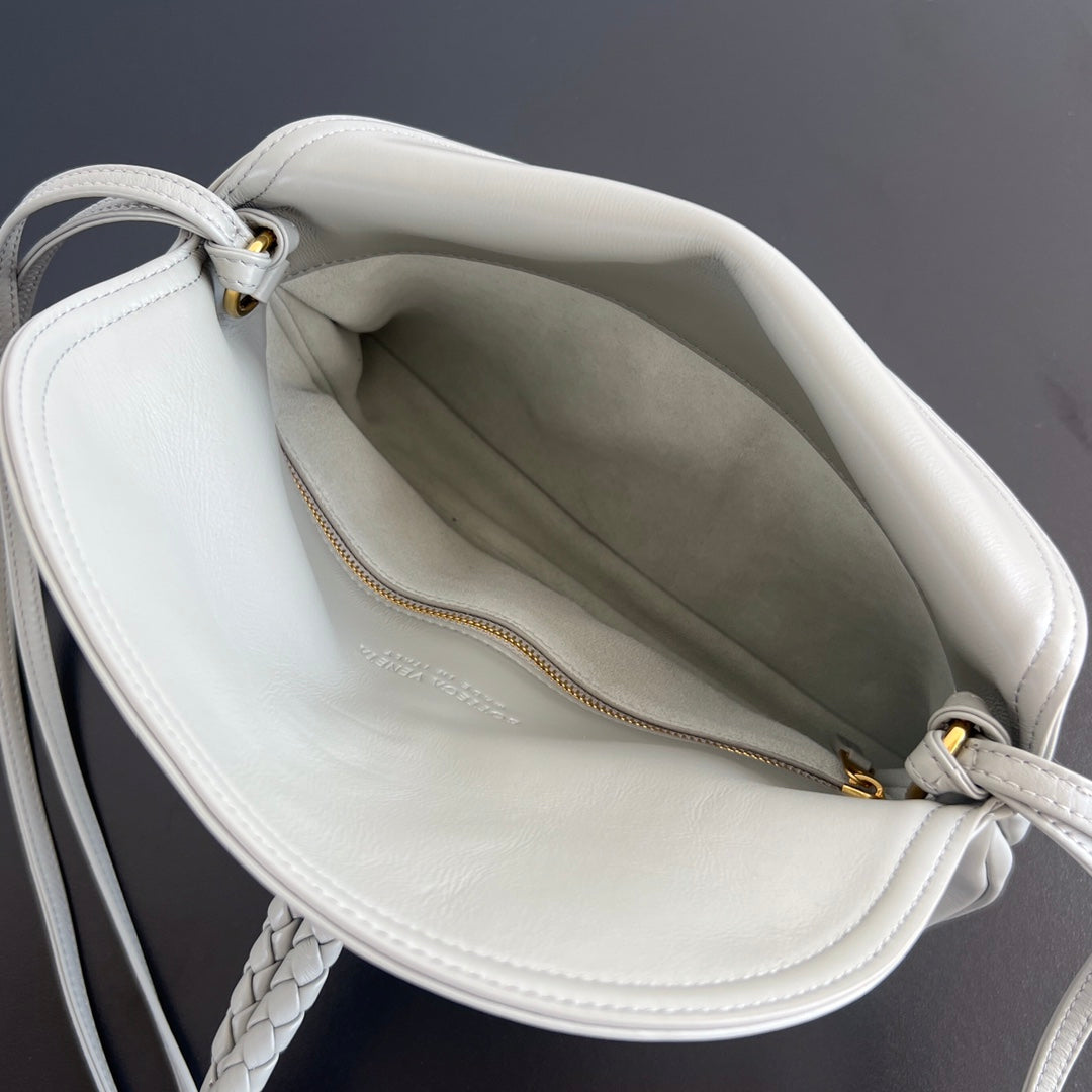 SMALL LIBERTA 27 IN SUBMARINE SMOOTH CALFSKIN GOLD HARDWARE - Image 6