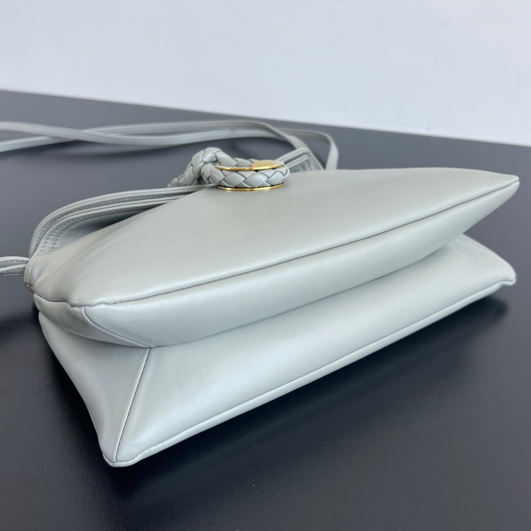 SMALL LIBERTA 27 IN SUBMARINE SMOOTH CALFSKIN GOLD HARDWARE - Image 7