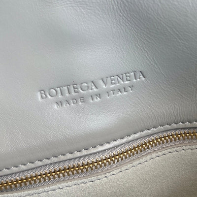 SMALL LIBERTA 27 IN SUBMARINE SMOOTH CALFSKIN GOLD HARDWARE - Image 11