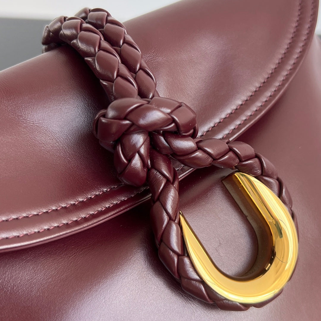 SMALL LIBERTA 27 IN WINE RED SMOOTH CALFSKIN GOLD HARDWARE - Image 10