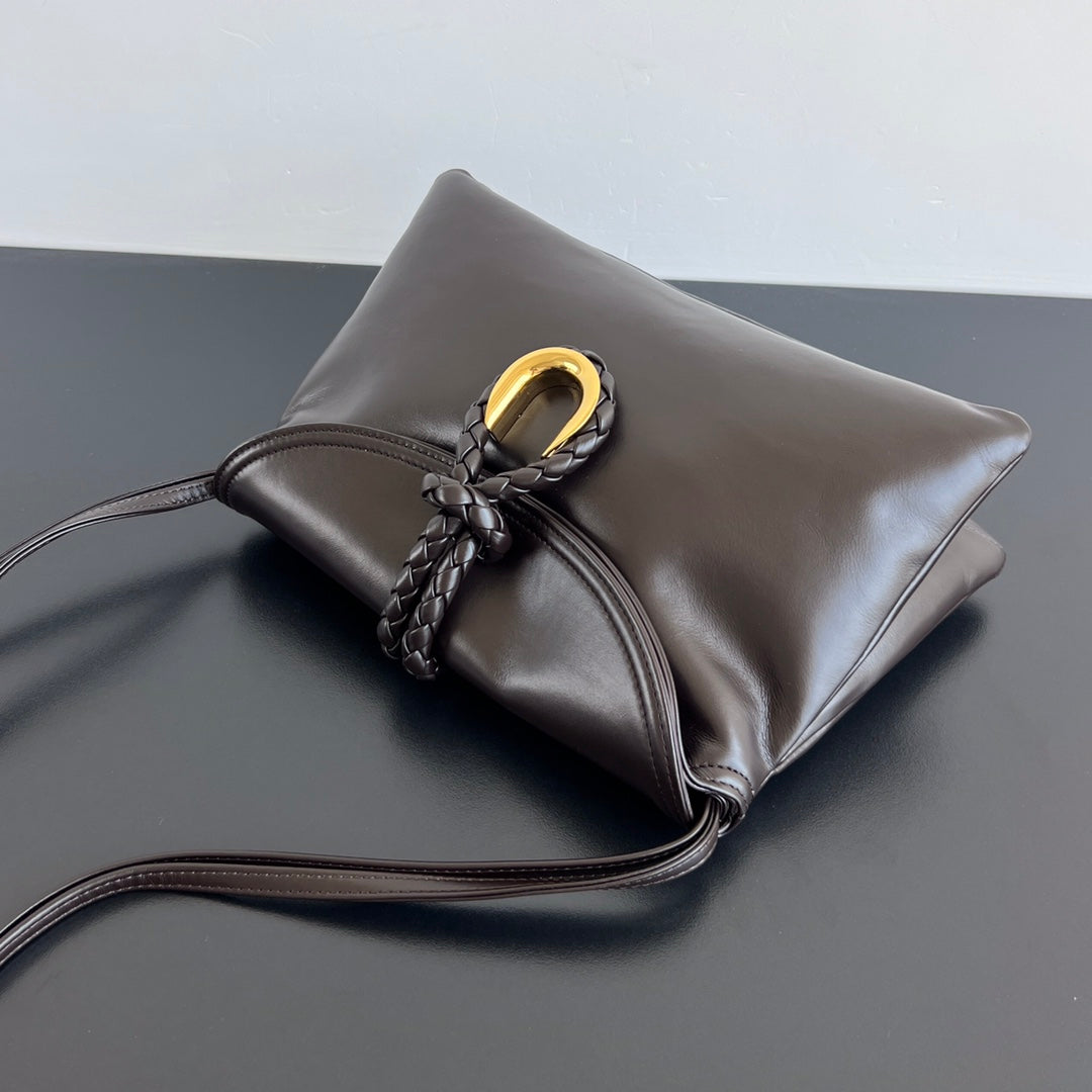 SMALL LIBERTA 27 IN CHOCOLATE SMOOTH CALFSKIN GOLD HARDWARE - Image 7