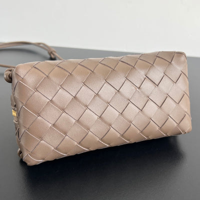 CONCERT POUCH 18 IN MEDIUM BROWN LAMBSKIN - Image 11