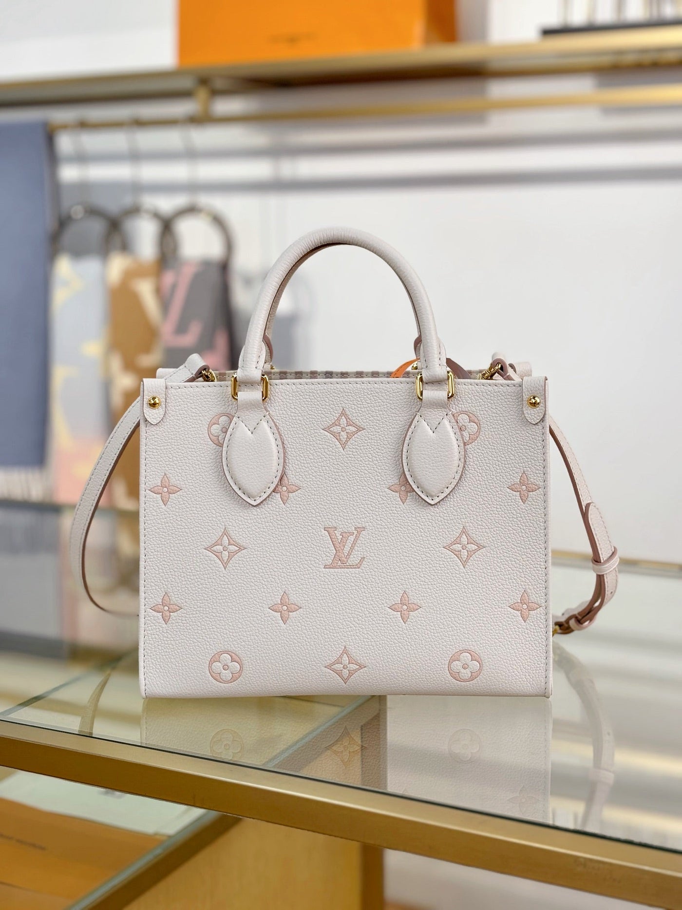 Lou*s Vuitt*n onthego pm th tote bag - image 3