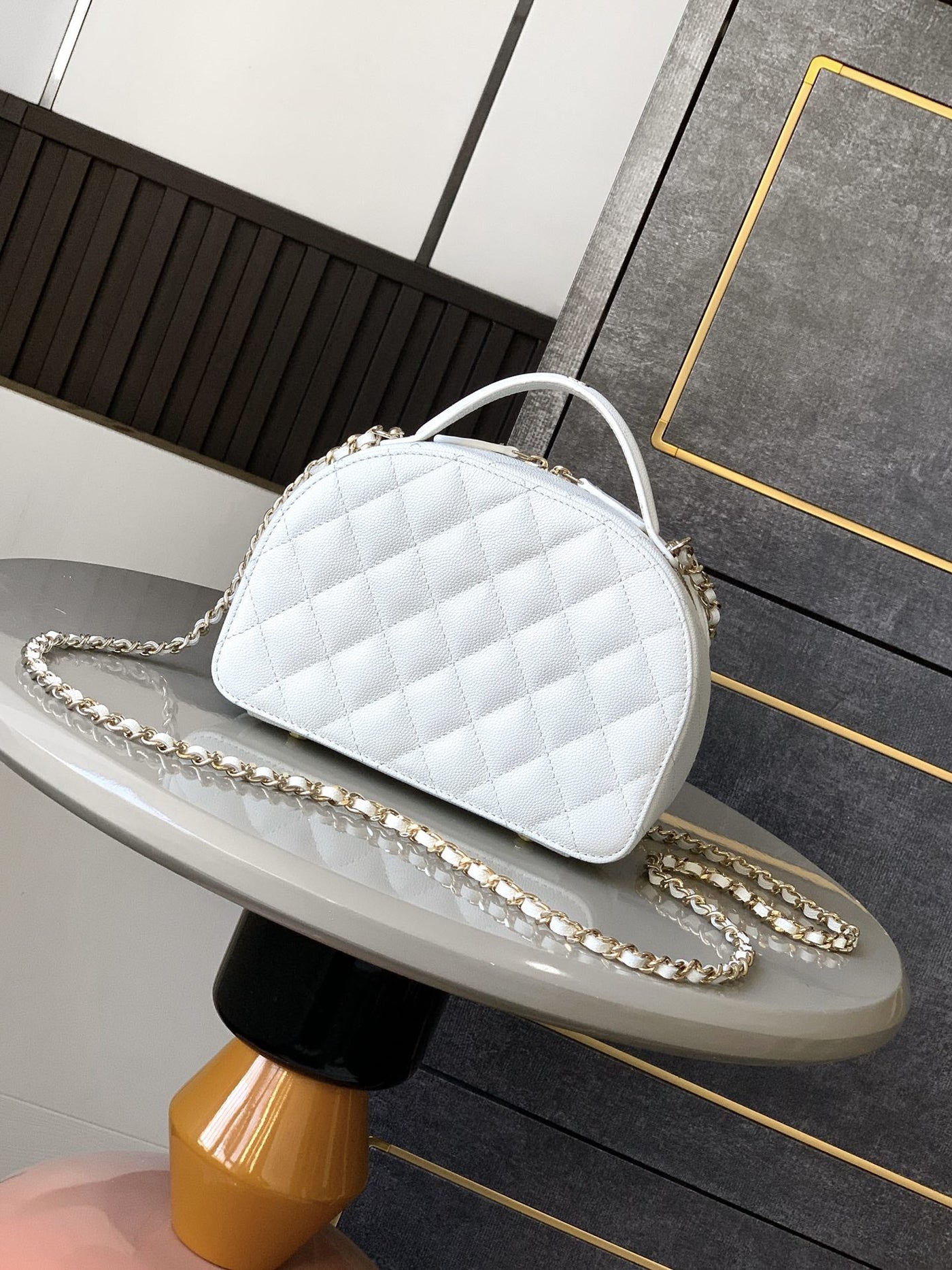 Chan*l matelasse shoulder bag - image 3