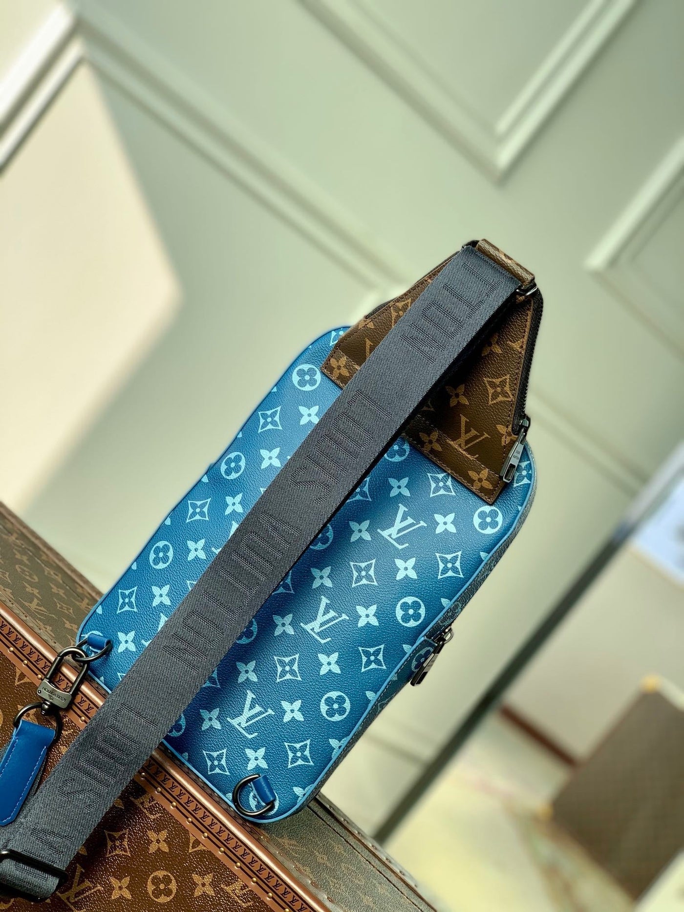 lv avenue bag in atlantic blue - image 3