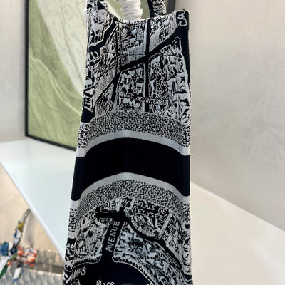 Di*r medium book tote - image 2