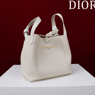 Di*r medium signature bucket bag - image 2