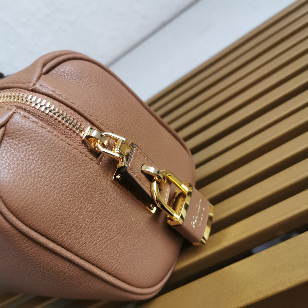 Pr*da caramel medium leather top-handle bag with padlock - image 3