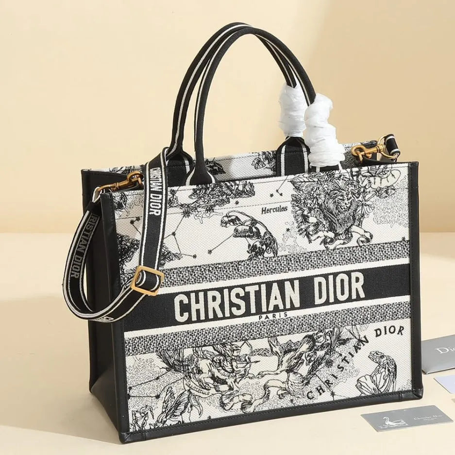 Di*r medium Di*r book tote - main image