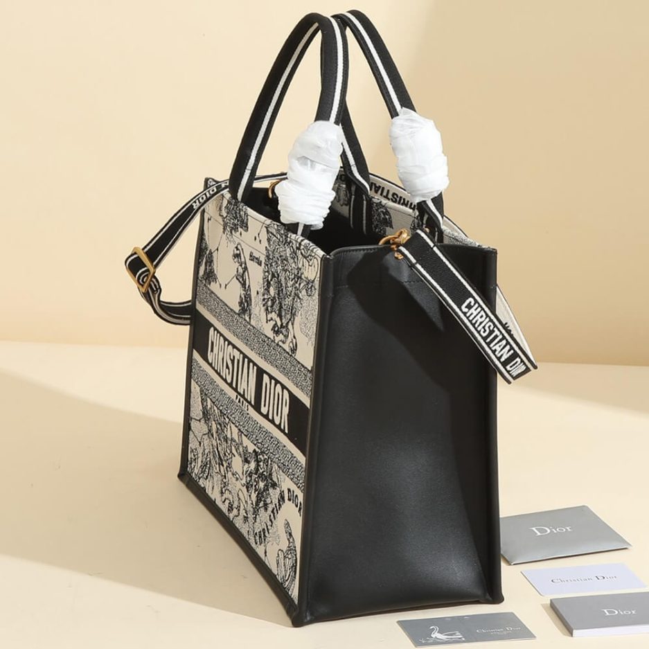 Di*r medium Di*r book tote - image 2