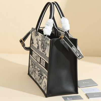 Di*r medium Di*r book tote - image 2