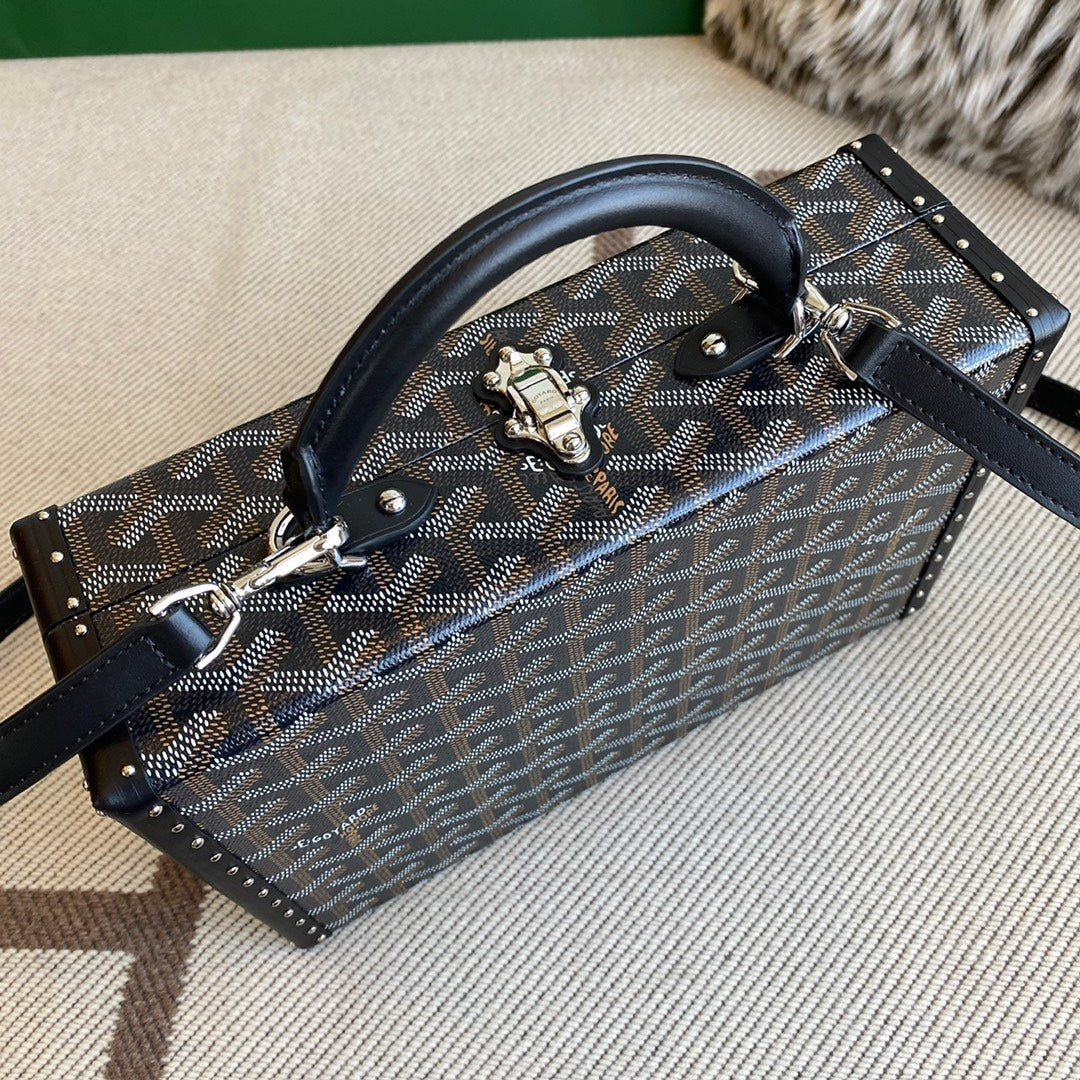 goya grand hotel trunk bag - image 4
