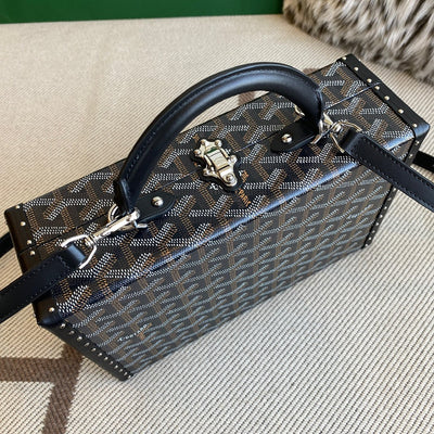 goya grand hotel trunk bag - image 4