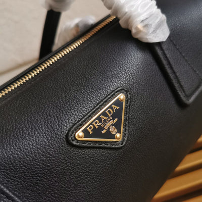 Pr*da black medium leather top-handle bag with padlock - image 2