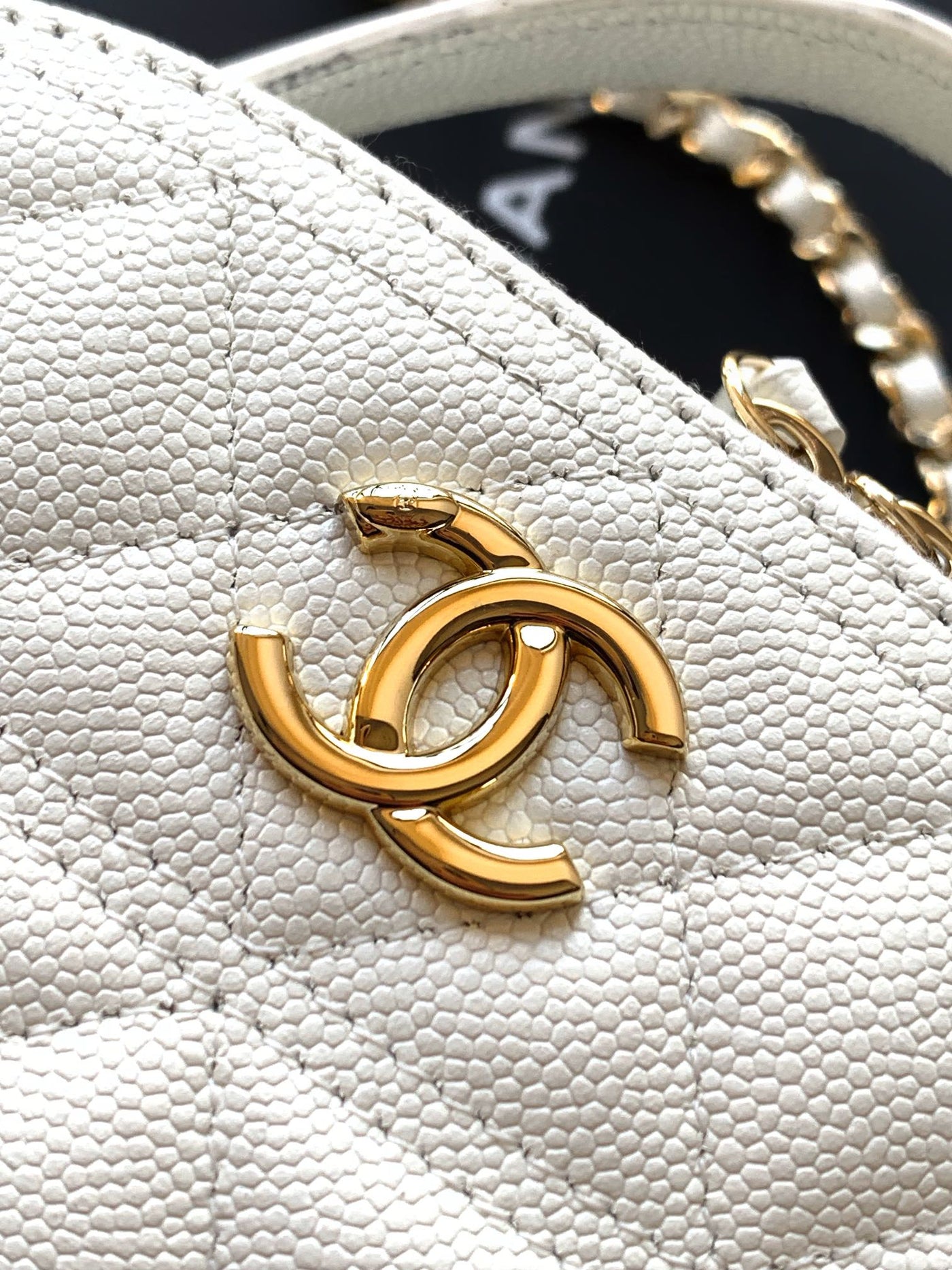 Chan*l matelasse shoulder bag - image 4