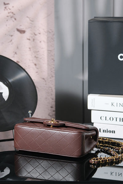 Chan*l classic mahroon colour with gold hardware - image 3